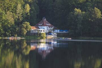Фотографии Отели типа «постель и завтрак» Fregata г. Загуже-Слёнске (Польша) №1 Фото Отели типа «постель и завтрак» Fregata г. Загуже-Слёнске 1